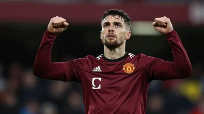 Galway United extended their unbeaten run to five games with a 1-1 draw against Shelbourne, while the FAI National League...